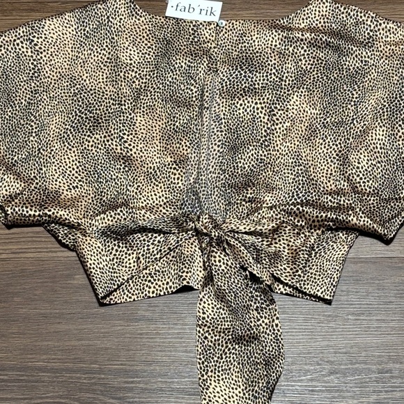 🔥🔥🔥fab'rik Brown Animal Print Tie-Front Blouse Size: Large🔥🔥🔥 - Picture 8 of 9
